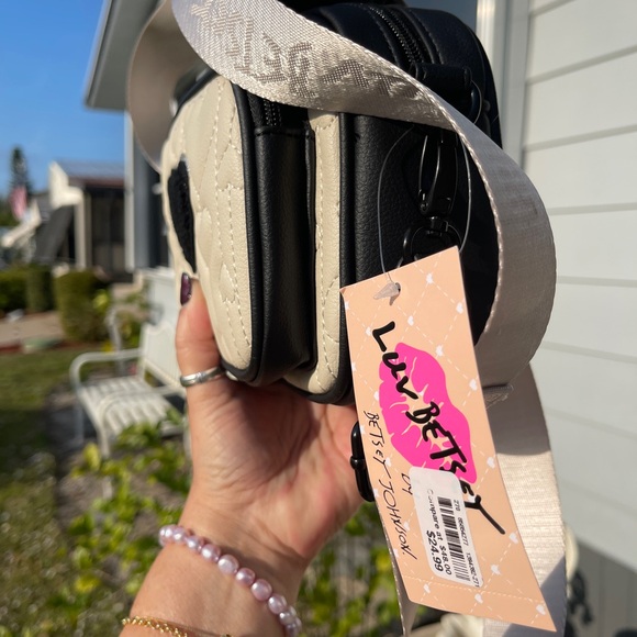 LUV BETSEY By Betsey J Cream and Black Quilted Crossbody Bag with Heart Design - Picture 4 of 12